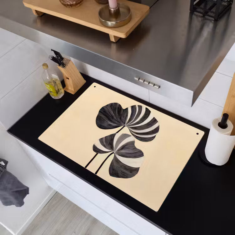 Zwart - Bladeren - Strepen - Minimalistisch Inductie beschemer met haakjes klein -sfeer1