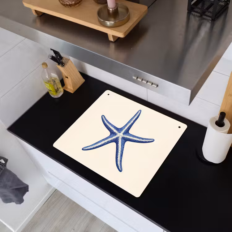 Blauwe zeester - Minimalistisch - Beige Inductie beschemer met haakjes middel -sfeer1