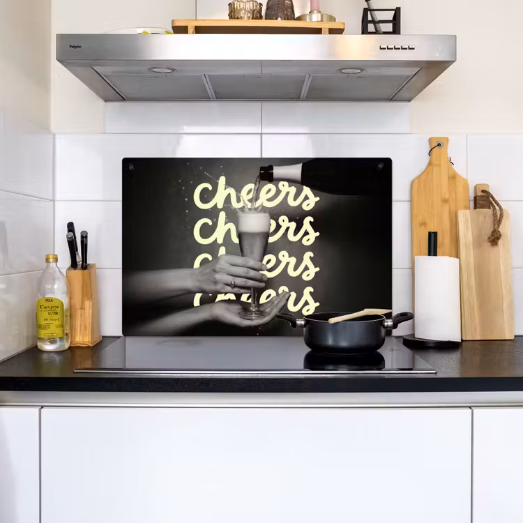 Cheers - Wijn - Zwart - Wit Inductie beschemer met haakjes klein -sfeer2