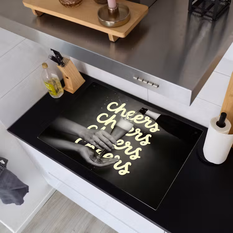 Cheers - Wijn - Zwart - Wit Inductie beschemer met haakjes klein -sfeer1