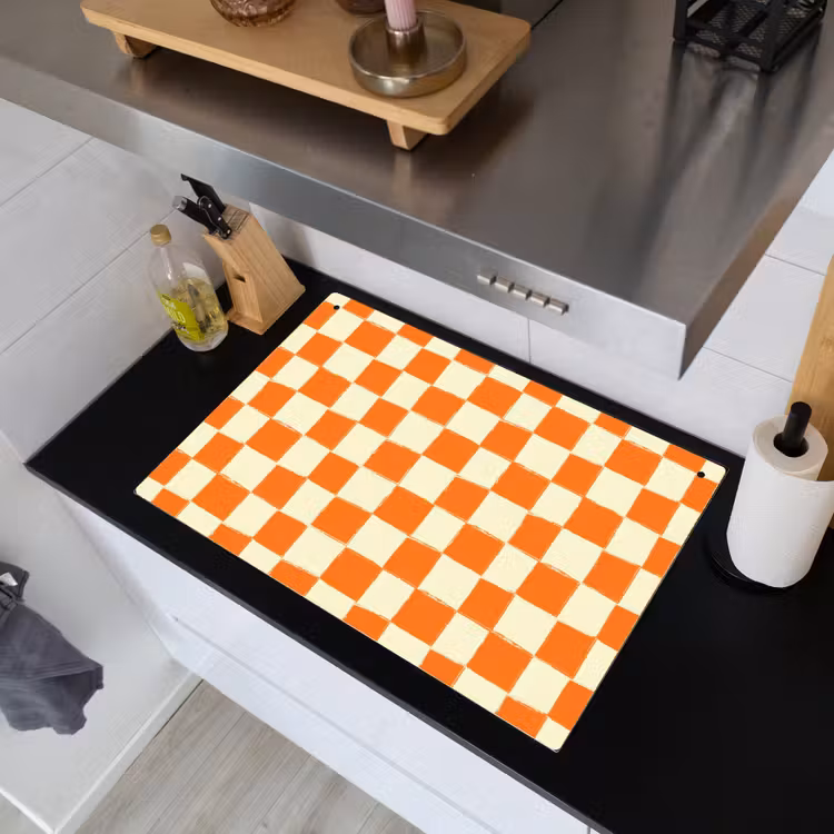 Schaak - Patroon - Oranje Inductie beschemer met haakjes klein 777 -sfeer1