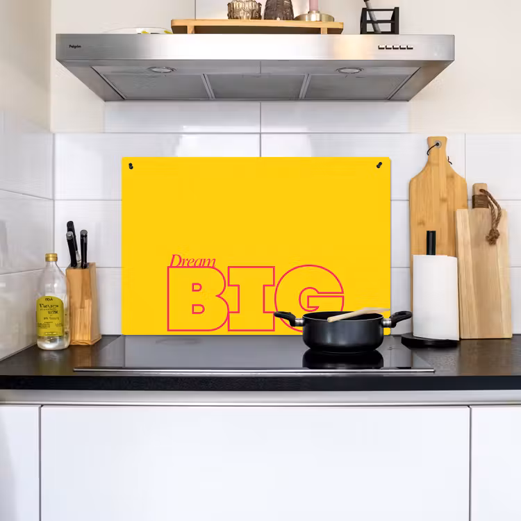 Dream big - Geel - Grafisch Inductie beschemer met haakjes klein -sfeer2