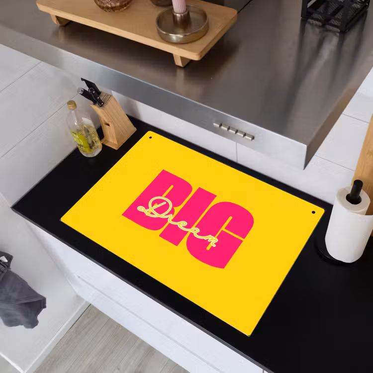 Dream big - Geel - Roze Inductie beschemer met haakjes klein -sfeer1
