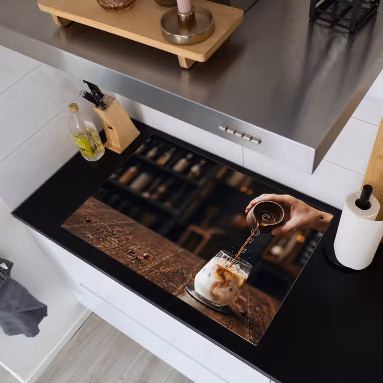 Espresso - Melk - Café Inductie beschemer met haakjes klein -sfeer1