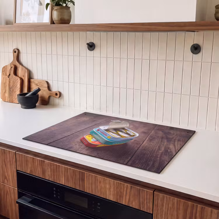 Induction Hob Cover & Splashback (2-in-1) - Fish - Cans - Kitchen - Vis - Blikjes - Keuken Inductie beschemer met haakjes klein