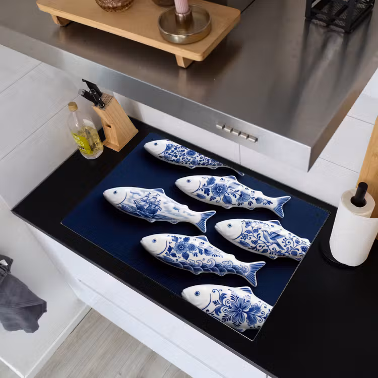 Vissen - Delfts - Blauw - Keramiek Inductie beschemer met haakjes klein -sfeer1