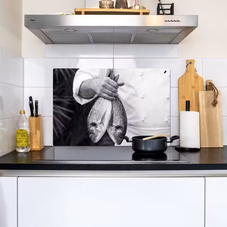 Vissen - Chef - Zwart - Wit Inductie beschemer met haakjes klein -sfeer2