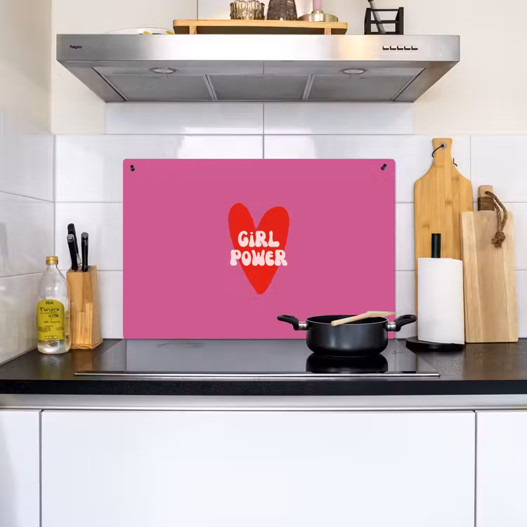 Girl power - Hart - Roze - Rood Inductie beschemer met haakjes klein -sfeer2