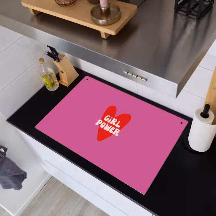 Girl power - Hart - Roze - Rood Inductie beschemer met haakjes klein -sfeer1