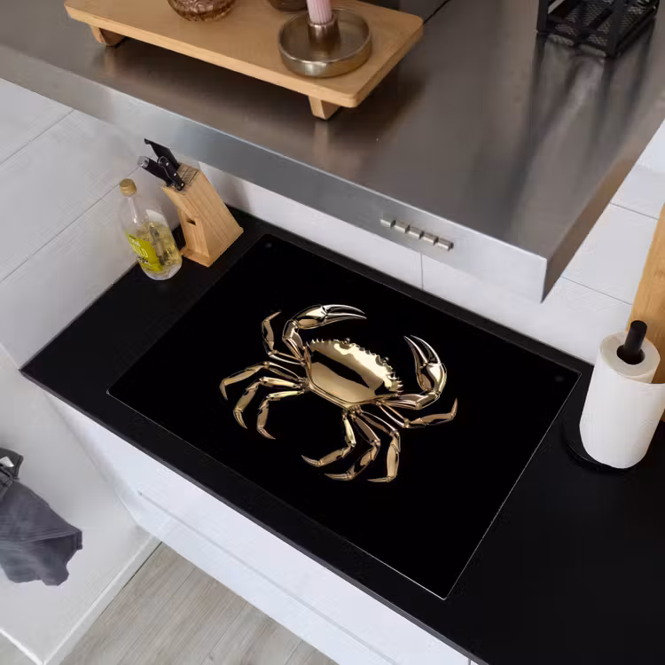 Goud - Krab - Dieren - Zwart Inductie beschemer met haakjes klein -sfeer1