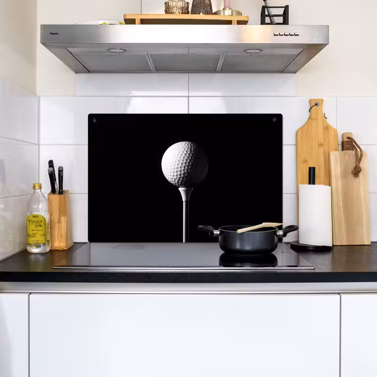 Golfbal - Minimalistisch - Wit Inductie beschemer met haakjes klein -sfeer2