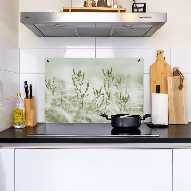 Grassen - Minimalistisch - Groen Inductie beschemer met haakjes klein -sfeer2