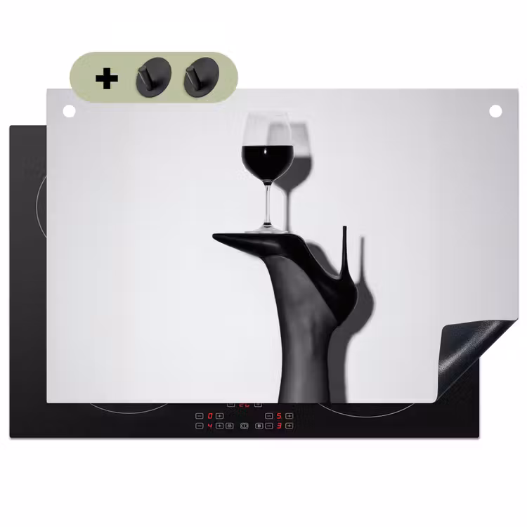Hak - Wijn - Minimalistisch - Zwart Inductie beschemer met haakjes klein -3d