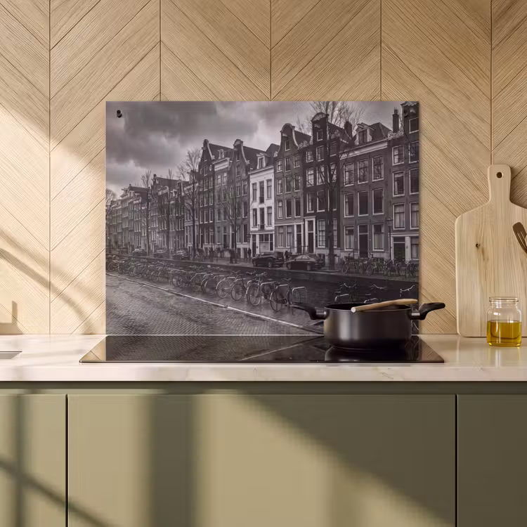 Huis - Gracht - Amsterdam - Architectuur - Zwart-wit Inductie beschemer met haakjes klein -sfeer2
