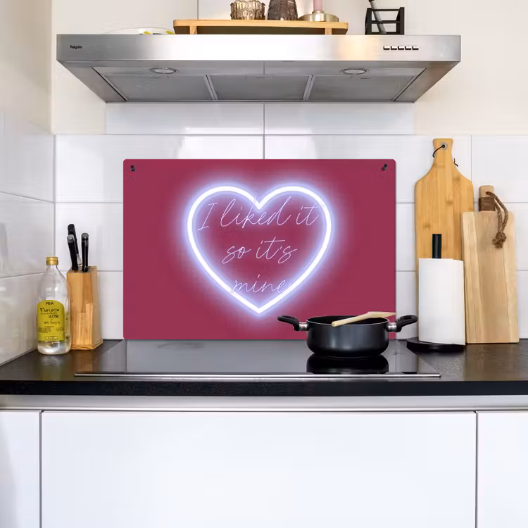 I liked it so it's mine - Neon hart - Roze Inductie beschemer met haakjes klein -sfeer2