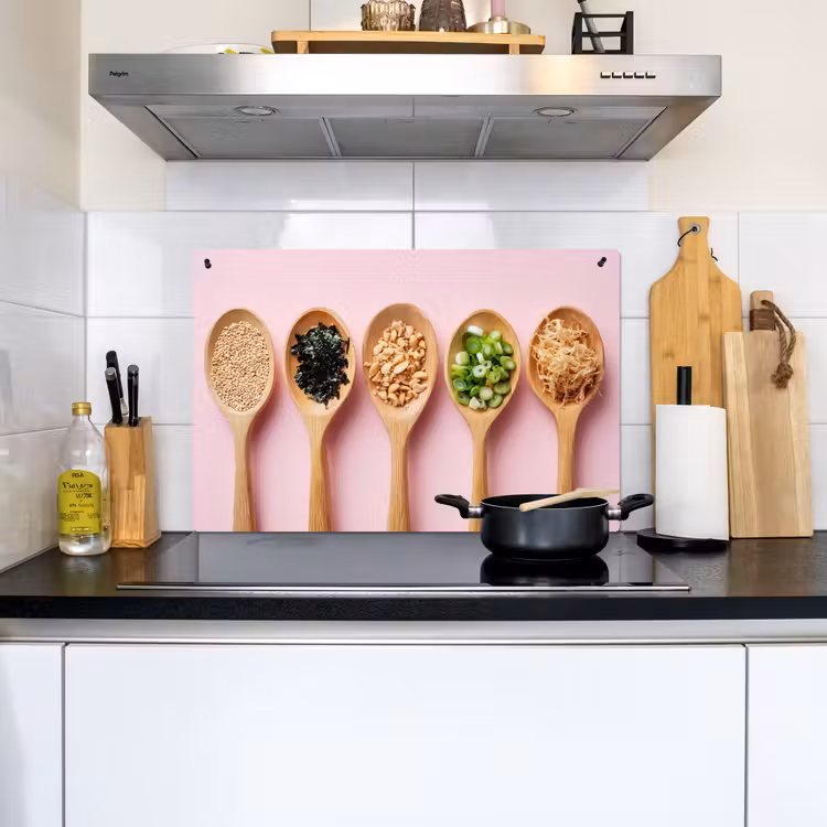 Ingrediënten - Lepels - Hout - Roze Inductie beschemer met haakjes klein -sfeer2