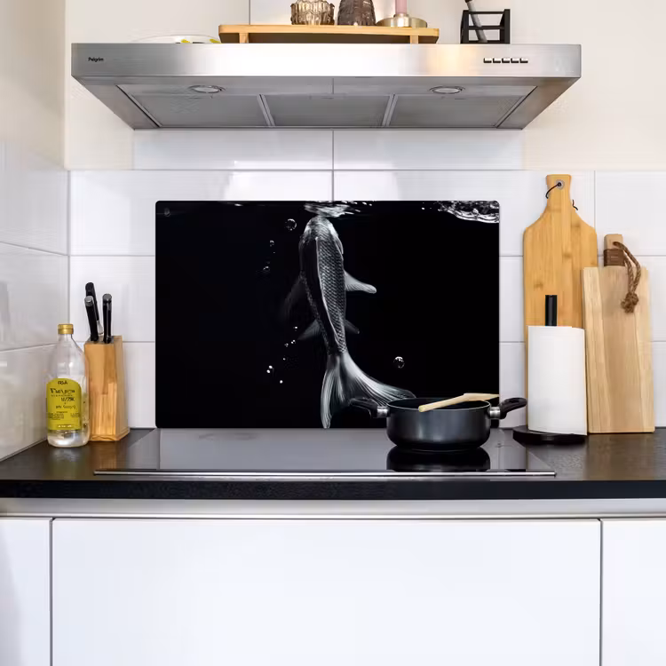 Koi - Vissen - Water - Zwart Inductie beschemer met haakjes klein -sfeer2