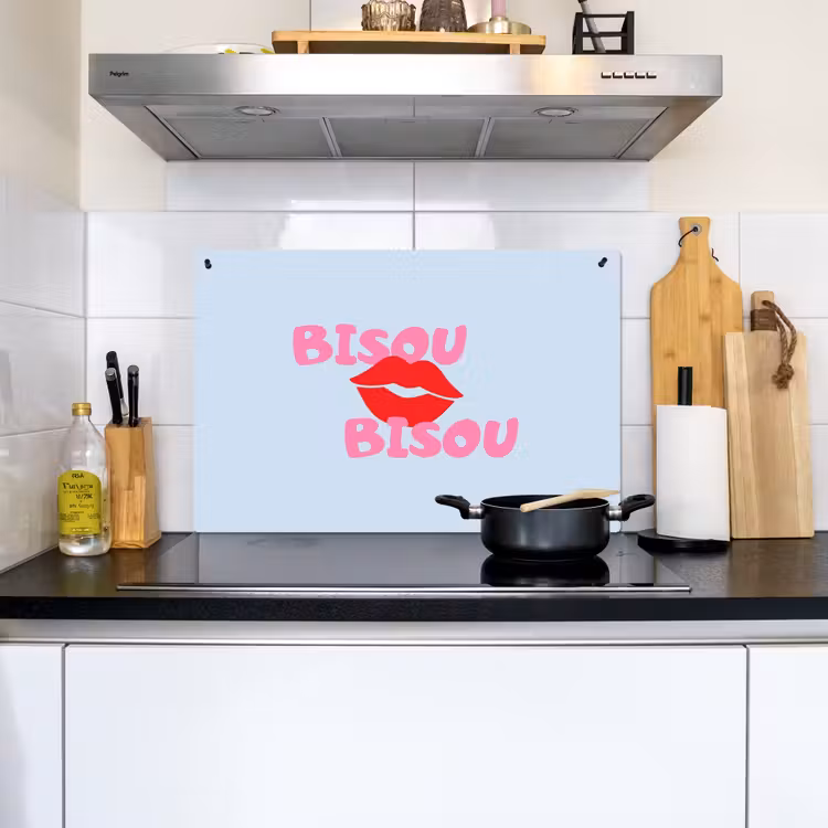 Lippen - Bisou - Blauw Inductie beschemer met haakjes klein -sfeer2