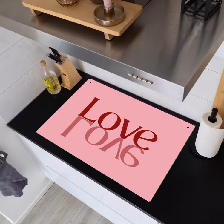 Love - Roze - Spiegeling Inductie beschemer met haakjes klein -sfeer1