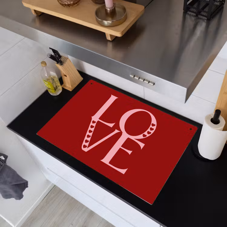 Love - Rood - Hatjes Inductie beschemer met haakjes klein -sfeer1