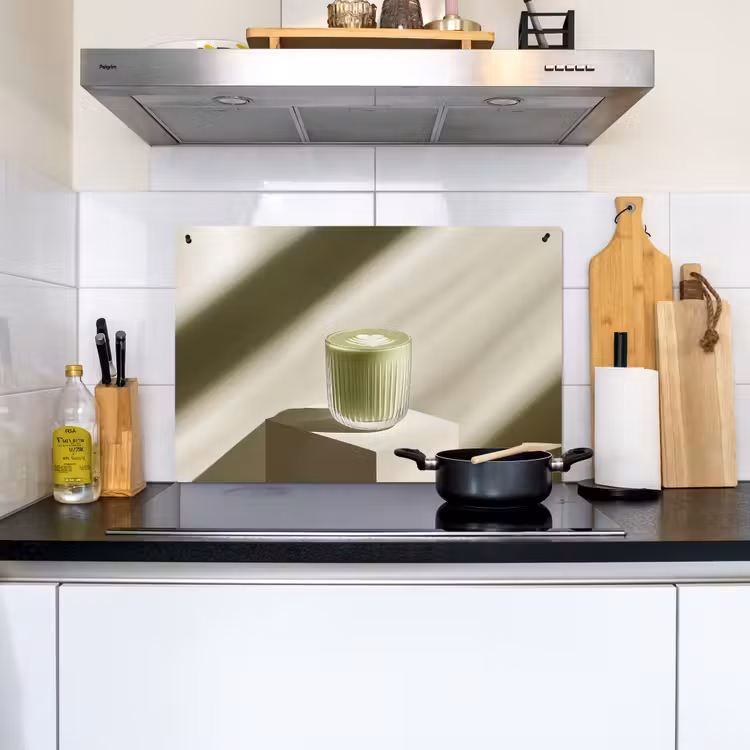 Matcha - Glas - Groen - Minimalistisch Inductie beschemer met haakjes klein -sfeer2
