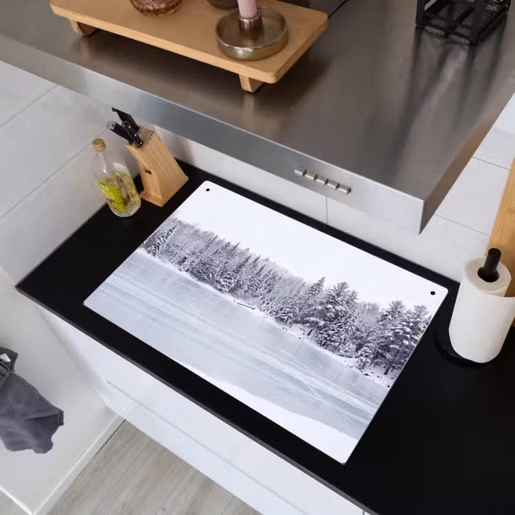 Meer - Dennen - IJs - Winter - Rustgevend Inductie beschemer met haakjes klein -sfeer1