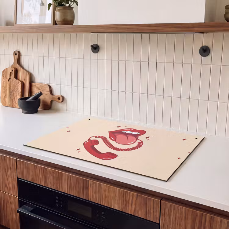 Mond - Telefoon - Popart - Rood - Illustratie Inductie beschemer met haakjes klein -sfeer1