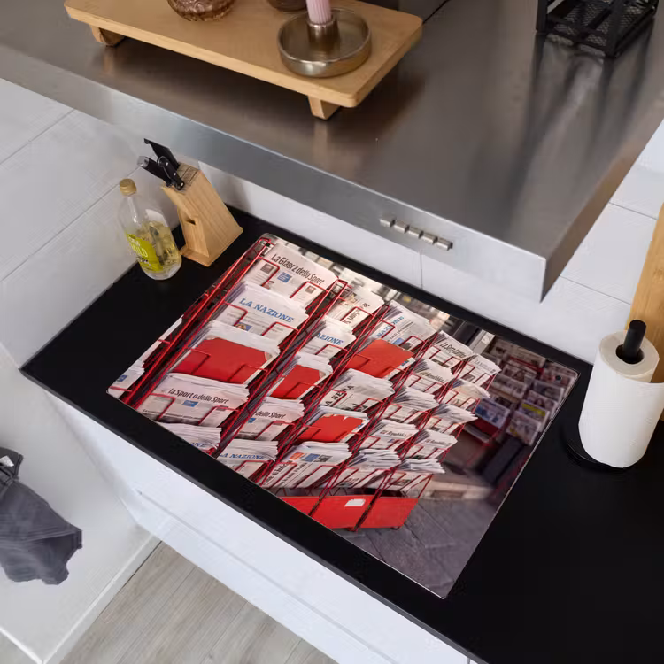 Kranten - Rek - Stedelijk - Dagelijks leven - Rood Inductie beschemer met haakjes klein -sfeer1