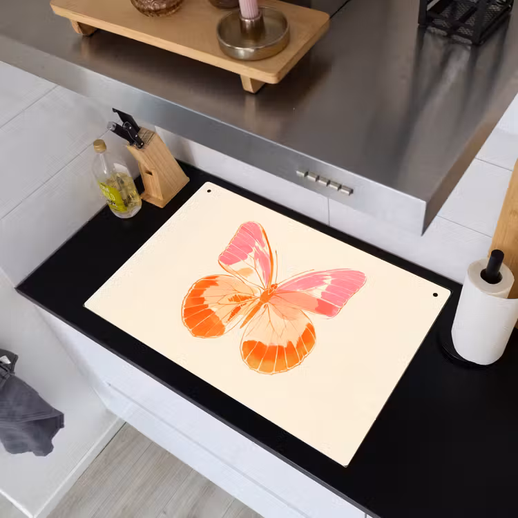Oranje - Vlinder - Minimalistisch Inductie beschemer met haakjes klein -sfeer1