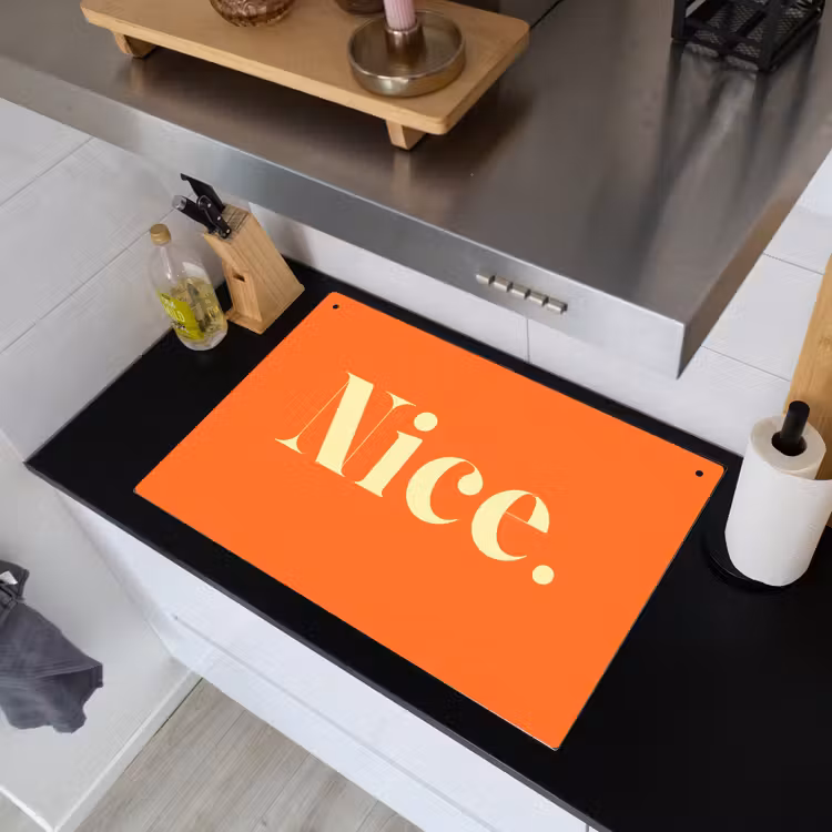 Oranje - Gebroken wit - Nice Inductie beschemer met haakjes klein -sfeer1