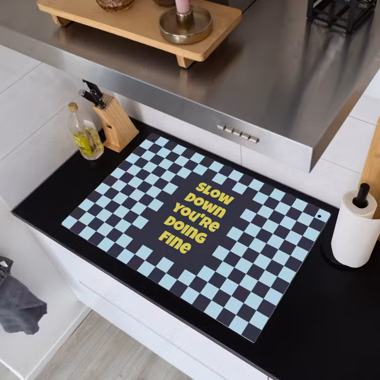 Patroon - Geblok - Blauw - Slow down you're doing fine Inductie beschemer met haakjes klein -sfeer1