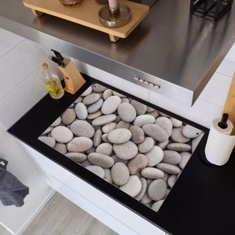 Kiezels - Stenen - Grijs Inductie beschemer met haakjes klein -sfeer1