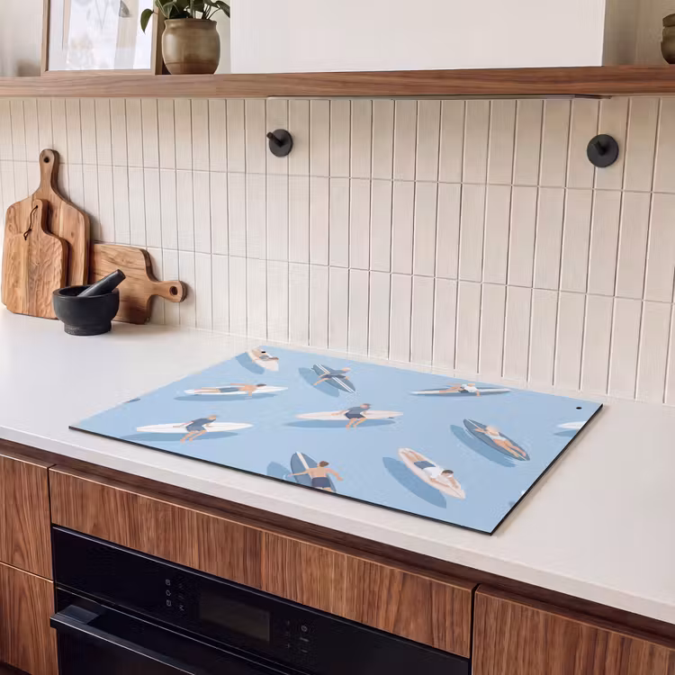 Mensen - Surfen - Water - Zomer - Illustratie Inductie beschemer met haakjes klein -sfeer1