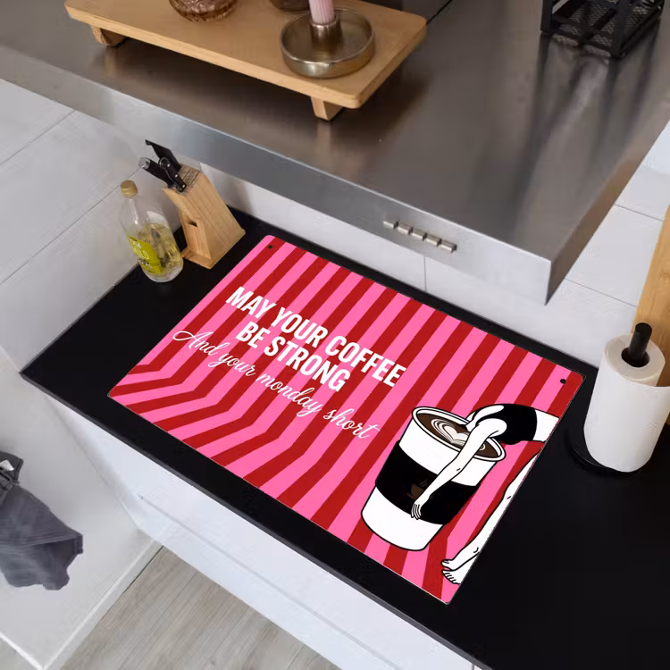 Roze - Strepen - Koffie - Maandag Inductie beschemer met haakjes klein -sfeer1
