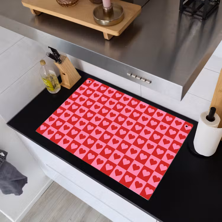 Rood - Roze - Schaakbord - Valentijn Inductie beschemer met haakjes klein -sfeer1