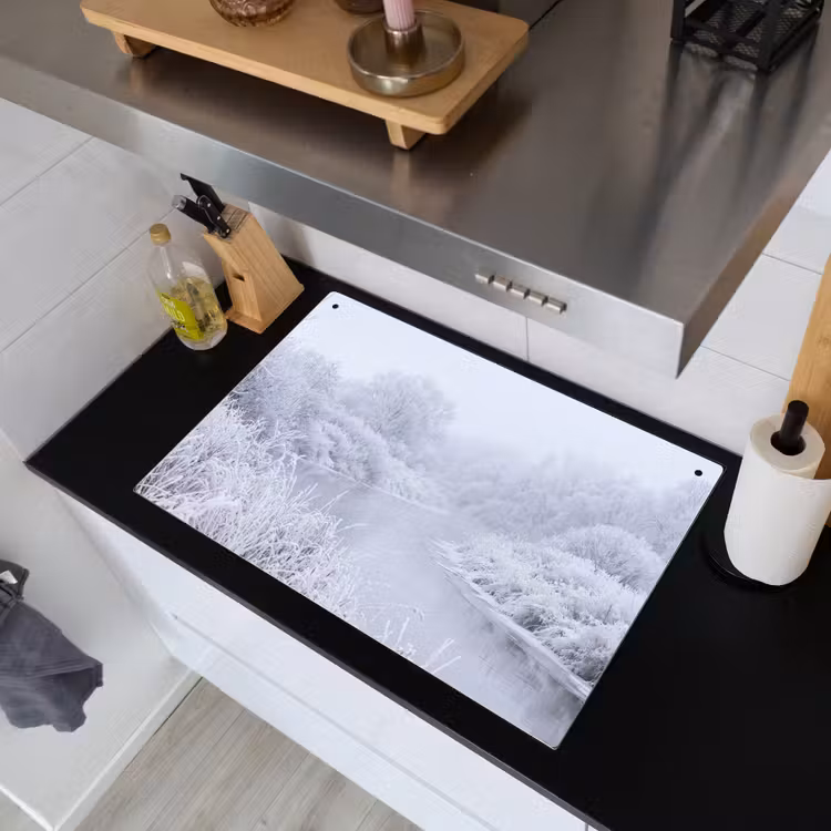 Rivier - Sneeuw - Bos - Winter - Schilderachtig Inductie beschemer met haakjes klein -sfeer1