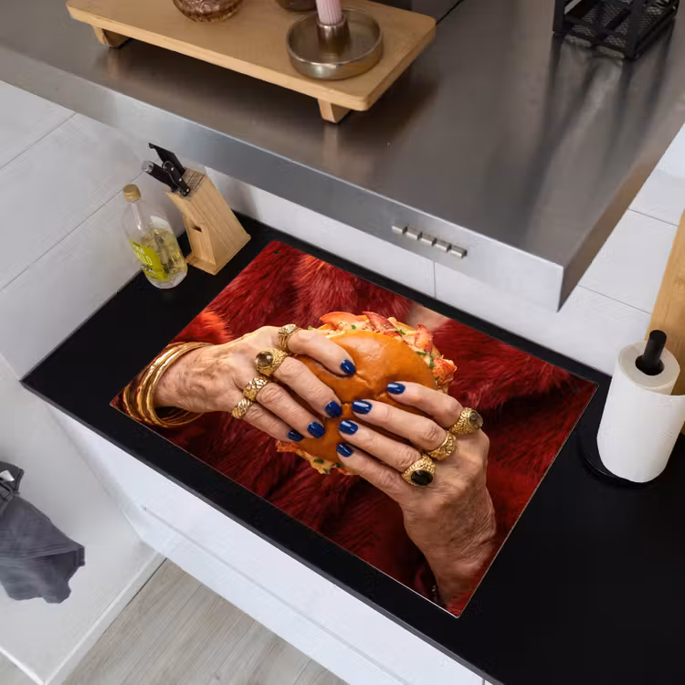 Broodje - Bontjas - Goud Inductie beschemer met haakjes klein -sfeer1