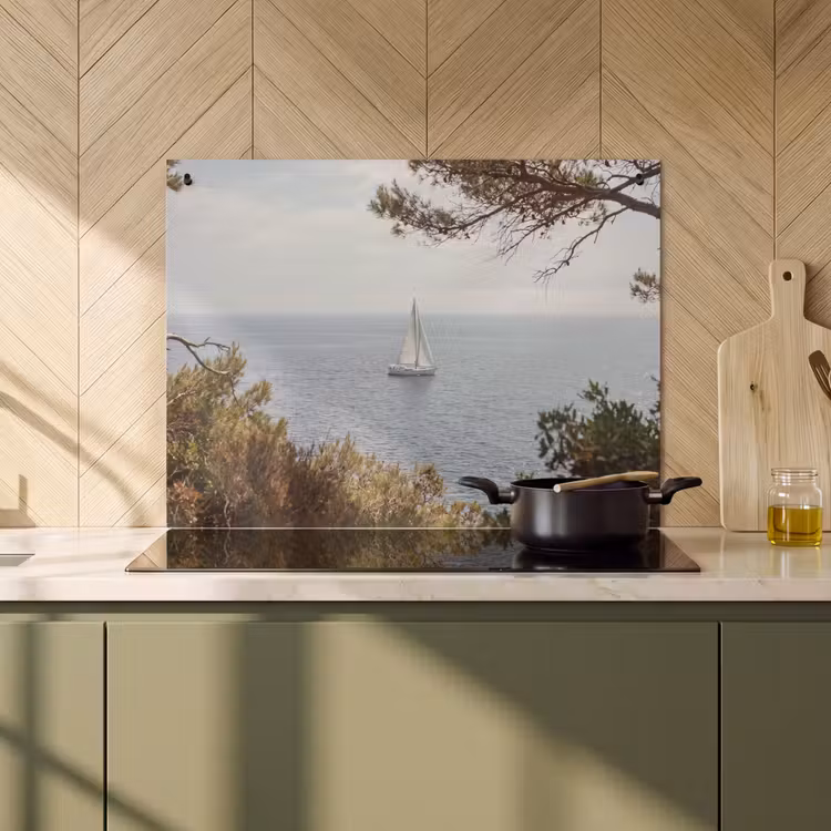 Induction Hob Cover & Splashback (2-in-1) - Sailboat - trees - water - Zeilboot - bomen - water Inductie beschemer met haakjes klein