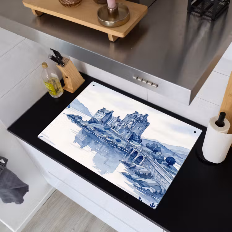 Schots - Kasteel - Blauw - Aquarel Inductie beschemer met haakjes klein -sfeer1