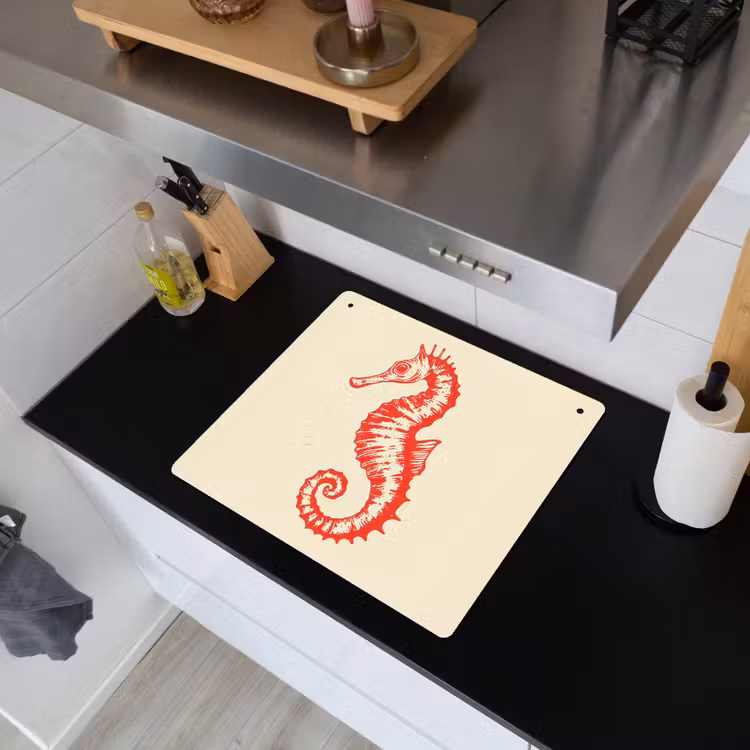 Zeepaardje - Rood - Fijne details Inductie beschemer met haakjes middel -sfeer1