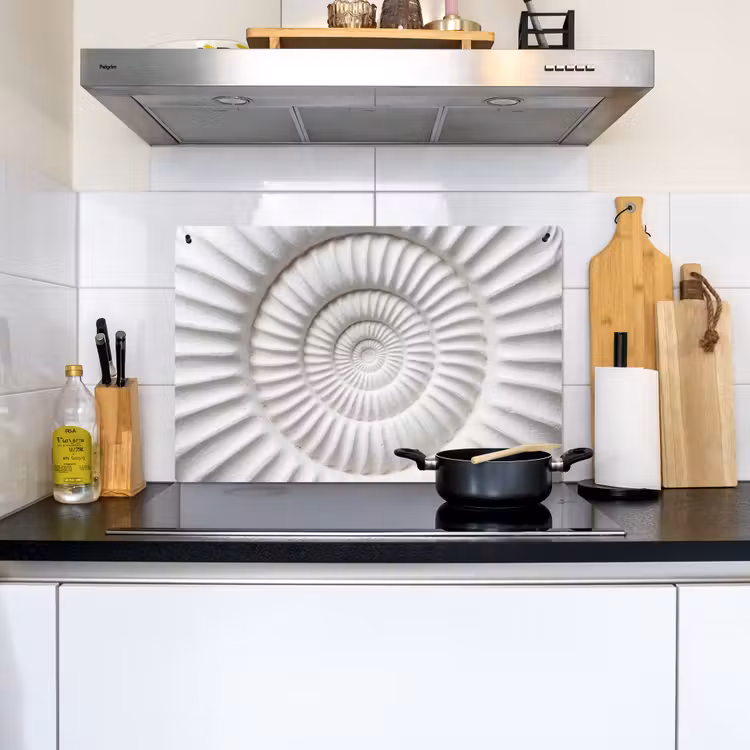 Schelp - Spiraal - Wit Inductie beschemer met haakjes klein -sfeer2