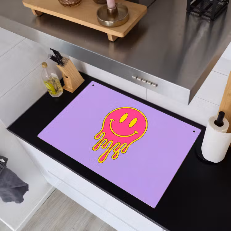Smiley - Drip - Neon Inductie beschemer met haakjes klein -sfeer1