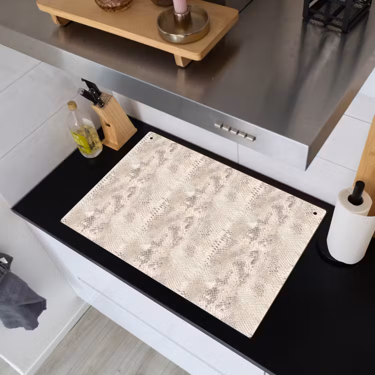 Slang - Patroon - Beige Inductie beschemer met haakjes klein 777 -sfeer1
