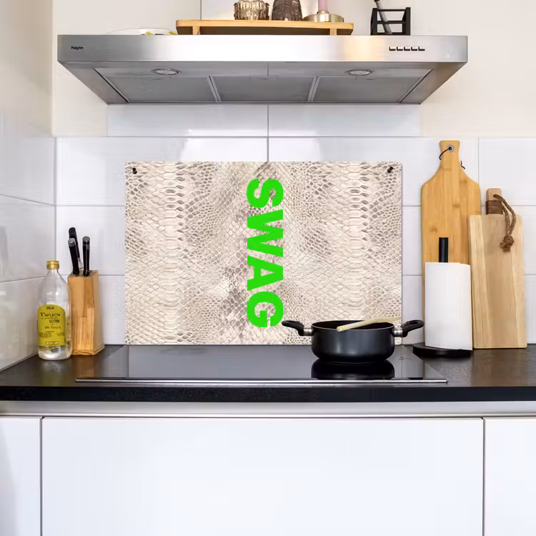Slangenprint - SWAG - Neon - Groen Inductie beschemer met haakjes klein -sfeer2