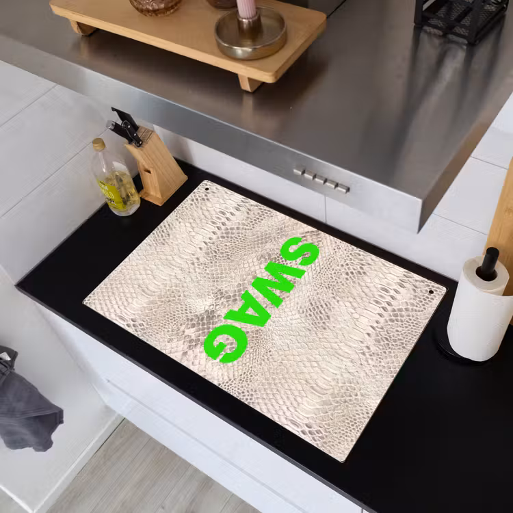 Slangenprint - SWAG - Neon - Groen Inductie beschemer met haakjes klein -sfeer1