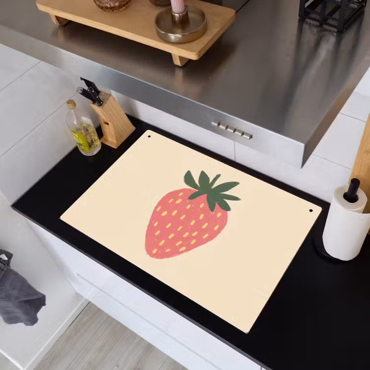 Aardbei - Minimalistisch - Rood - Fruit Inductie beschemer met haakjes klein -sfeer1