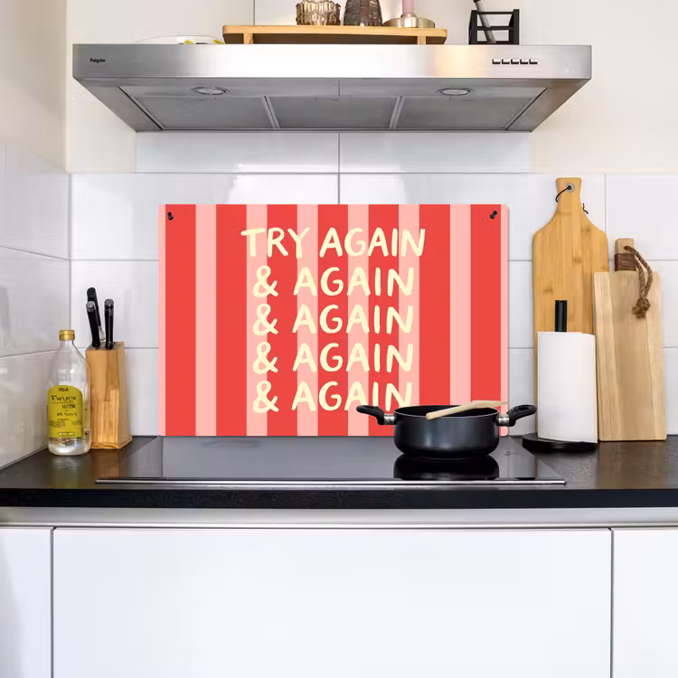 Strepen - Rood - Try again Inductie beschemer met haakjes klein -sfeer2