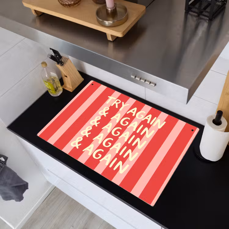 Strepen - Rood - Try again Inductie beschemer met haakjes klein -sfeer1