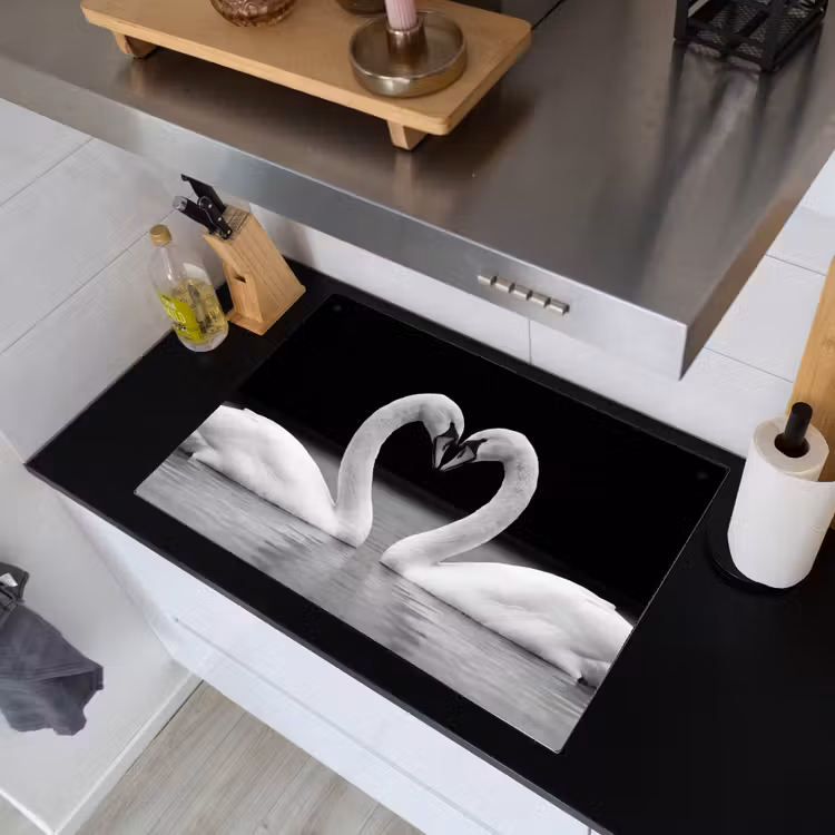 Zwanen - Hart - Zwart - Wit Inductie beschemer met haakjes klein -sfeer1