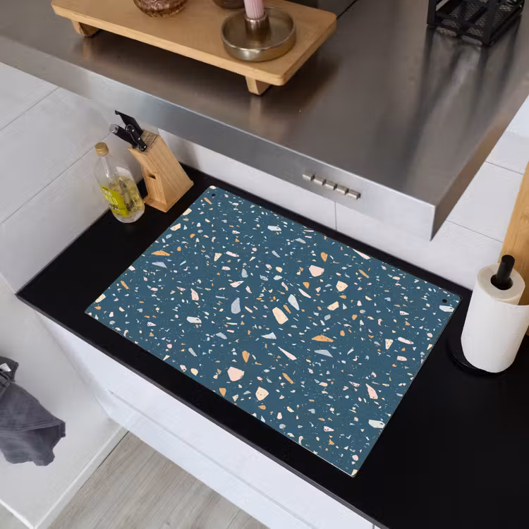Terrazzo -  Patroon - Kleurrijk - Diep blauw Inductie beschemer met haakjes klein 777 -sfeer1